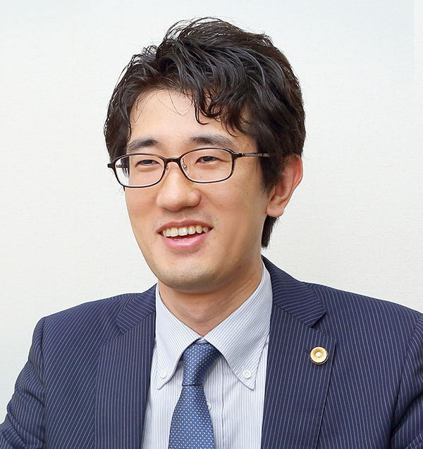 前向きな一歩を踏み出す 困っていること、悩みをじっくり聞かせて下さい依頼者と目線を合わせて二人三脚で解決します
